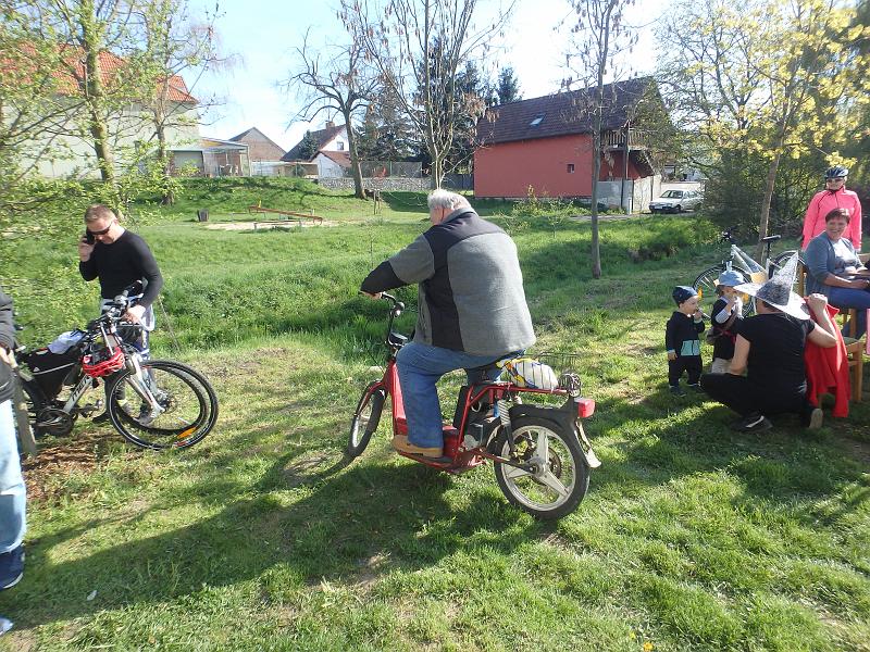 foto 029.jpg - Plen arodjnic v Drahelicch Na Kamenn Hrzi